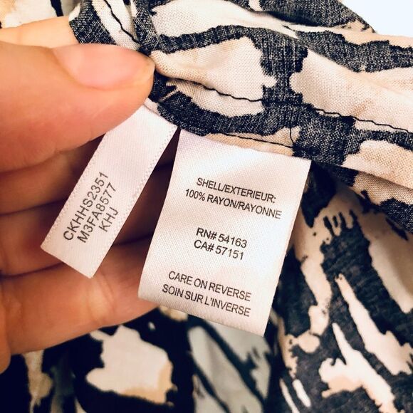 CALVIN Klein Animal Print Rollup Long Sleeve Blouse / Sz‎ L - Picture 7 of 7